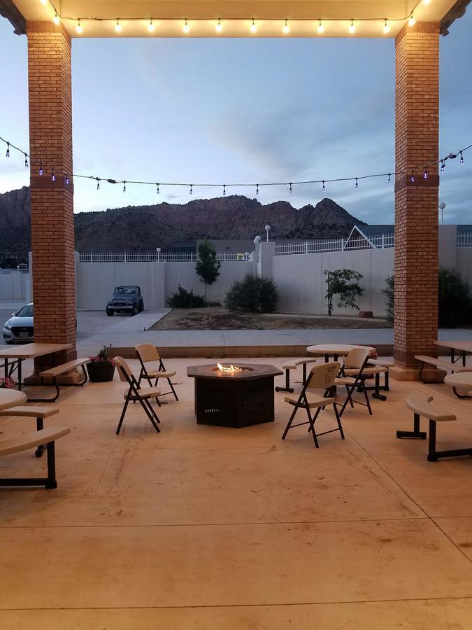 Zion'S Most Wanted Hotel Hildale Exterior foto