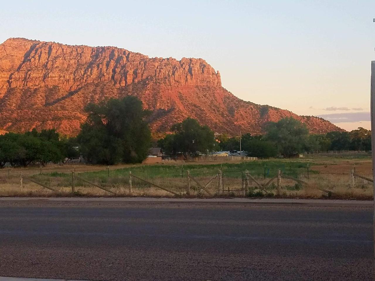 Zion'S Most Wanted Hotel Hildale Exterior foto